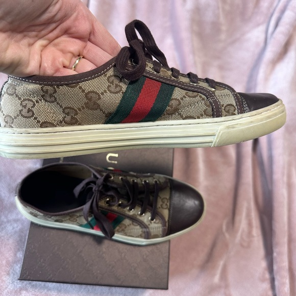 Women’s Gucci Sneakers - Picture 15 of 15